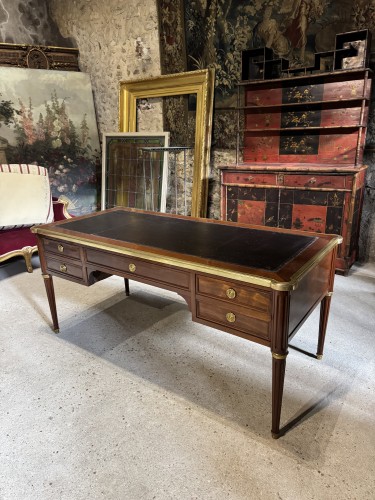Bureau plat Louis XVI estampillé Jean Baptiste Vassou - Mobilier Style Louis XVI
