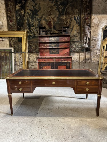 Bureau plat Louis XVI estampillé Jean Baptiste Vassou - Antiquités Simon