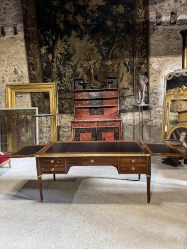 Bureau plat Louis XVI estampillé Jean Baptiste Vassou - Louis XVI
