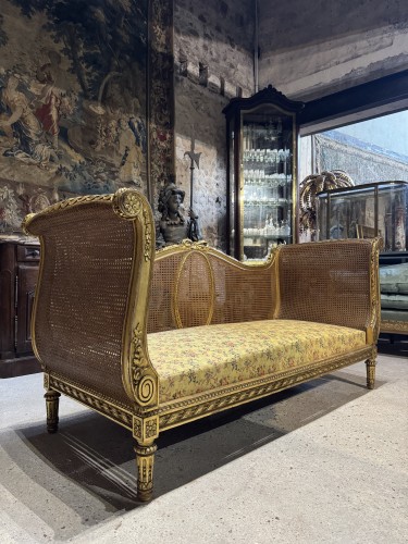 Sièges Canapé & Mobilier de Salon - Banquette Napoléon III en bois doré et cannage  