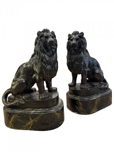 Paire de Lions en fonte du Val d’osne XIXe siècle