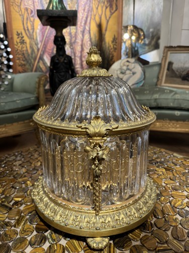 Cave à liqueurs en bronze modèle attribué à Baccarat - Objet de décoration Style Napoléon III