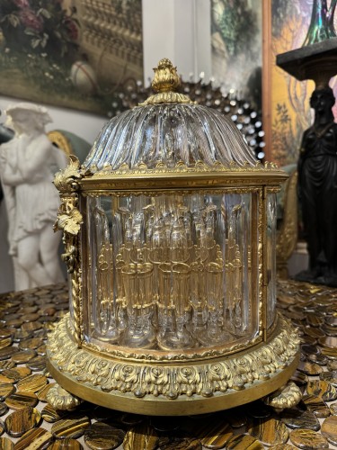 Objet de décoration Cave à liqueur - Cave à liqueurs en bronze modèle attribué à Baccarat