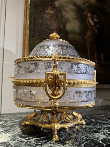 Cave à liqueurNapoléon III  en bronze et cristal - Antiquités Simon