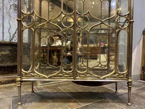 Antiquités - Vitrine d’exposition en laiton et acier vers 1830