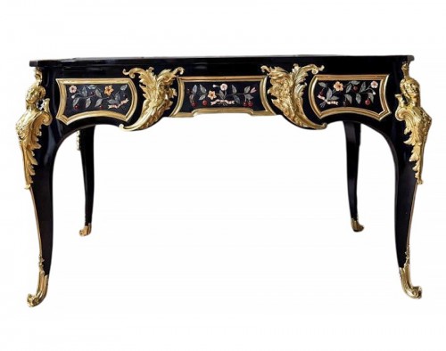 Bureau plat en marqueterie de Pierres dures