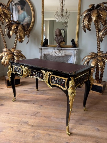 XIXe siècle - Bureau plat en marqueterie de Pierres dures