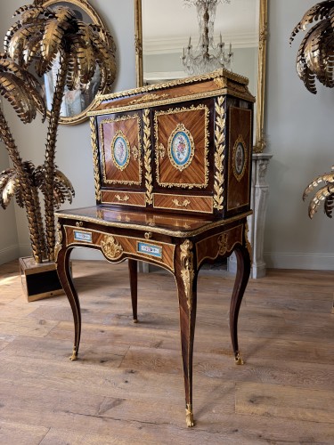 Bonheur du jour en marqueterie et porcelaine de Sèvres - Mobilier Style Napoléon III