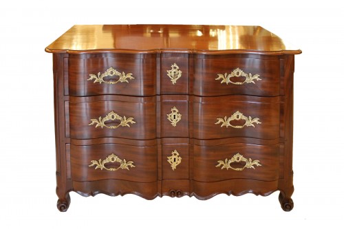 Commode nantaise à double arbalète en acajou massif, époque Louis XV