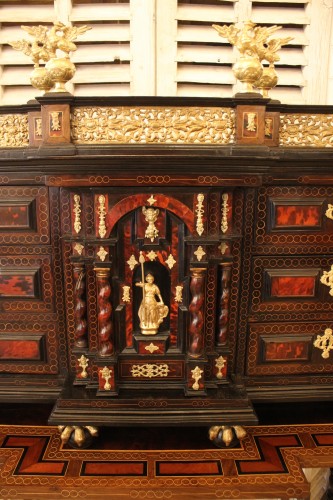 Cabinet de voyage Espagnol et son piétement, époque XVIIe siècle - Antiquités Thierry Martin