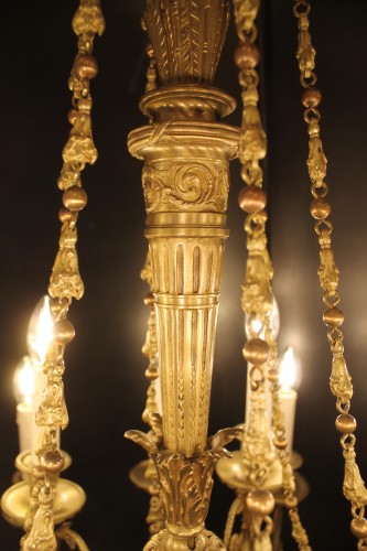 XIXe siècle - Lustre en bronze ciselé à 18 feux, seconde moitié du XIXe siècle