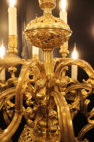 Antiquités - Neo-Gothic style chandelier in gilt bronze with 18 lights, mid 19th century