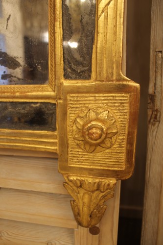 Louis XVI - Miroir à pare-closes en bois doré, époque Louis XVI