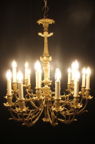 Lustre à 18 feux en bronze ciselé et doré, époque Napoléon III - Napoléon III