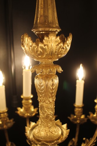Antiquités - Lustre à 18 feux en bronze ciselé et doré, époque Napoléon III