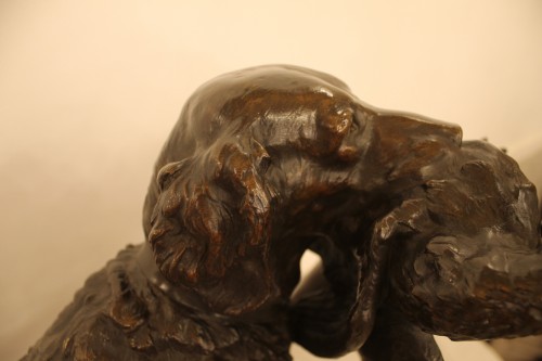 Antiquités - Lienard Emile Désiré- Epagneul au faisan, importante sculpture en bronze