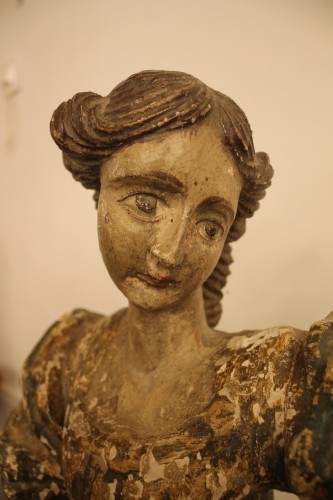 Jeune femme en armure, sculpture en bois polychrome, époque XVIIe siècle - Antiquités Thierry Martin