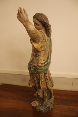 Antiquités - Jeune femme en armure, sculpture en bois polychrome, époque XVIIe siècle