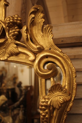 Miroir provençal à pare-closes en bois sculpté et doré, époque Louis XV - Antiquités Thierry Martin