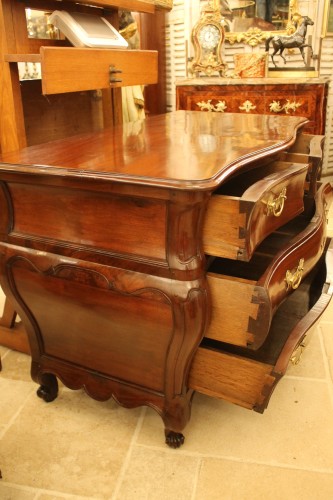 Commode tombeau Louis XV en acajou massif, Bordeaux - Louis XV