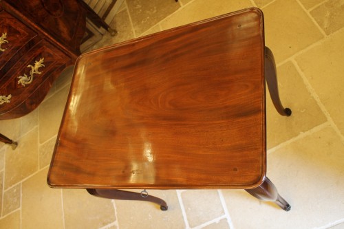 Table cabaret en acajou massif, Nantes, époque Louis XV - Mobilier Style Louis XV