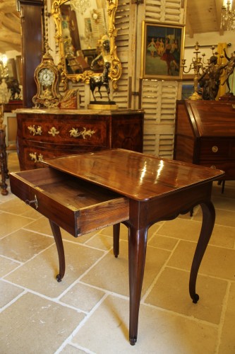 Mobilier Table & Guéridon - Table cabaret en acajou massif, Nantes, époque Louis XV