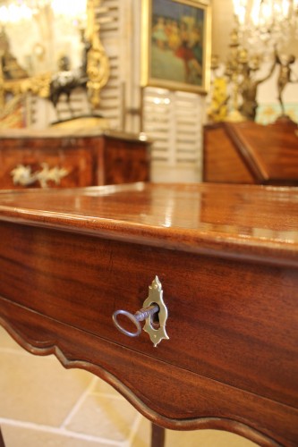 Solid mahogany cabaret table, Nantes Louis XV period - Louis XV