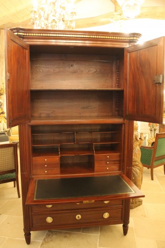 Secrétaire en armoire en acajou massif, Nantes époque louis XVI - Antiquités Thierry Martin