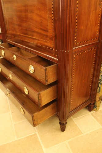 Antiquités - Secrétaire en armoire en acajou massif, Nantes époque louis XVI
