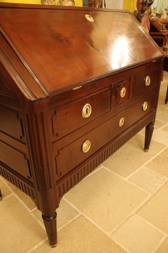 Louis XVI sloping desk in solid mahogany, Bordeaux - 