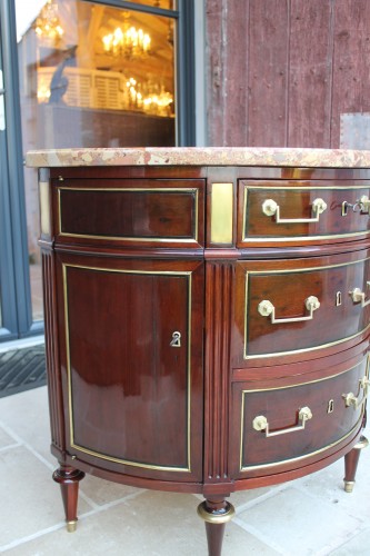 Louis XVI half-moon chest of drawers, late 18th century - Furniture Style Louis XVI