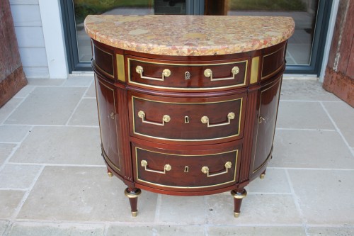 18th century - Louis XVI half-moon chest of drawers, late 18th century
