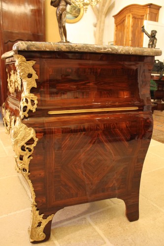 Mobilier Commode - Commode tombeau d'époque Louis XV estampillée F.F