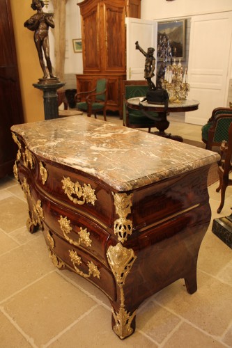 Commode tombeau d'époque Louis XV estampillée F.F - Antiquités Thierry Martin