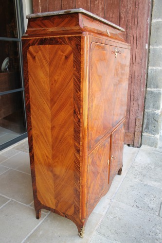 Secrétaire d'époque Louis XV marqueté de bois de violette et bois de rose - Mobilier Style Louis XV