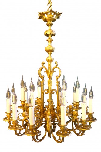 Lustre à 18 feux en bronze ciselé et doré, époque Napoléon III