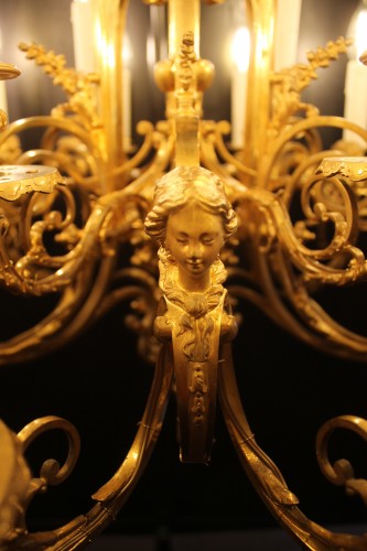 Luminaires Lustre - Lustre à 18 feux en bronze ciselé et doré, époque Napoléon III