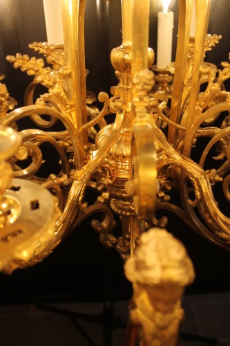 Lustre à 18 feux en bronze ciselé et doré, époque Napoléon III - Antiquités Thierry Martin