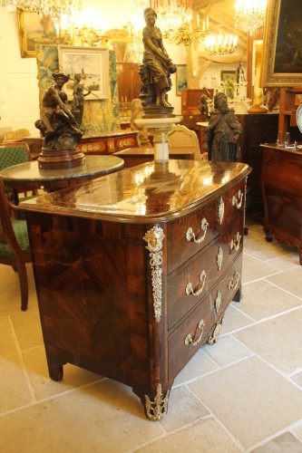 Louis XIV rosewood marquetry commode with gilt-bronze mounts stamped with the crowned “R” - Furniture Style Louis XIV