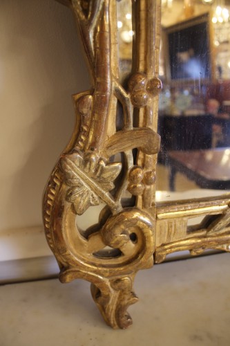 Miroir à parecloses en bois doré, époque Louis XV - Antiquités Thierry Martin
