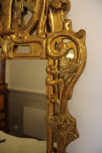 Miroir à parecloses en bois doré, époque Louis XV - Louis XV