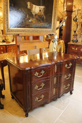 Mobilier Commode - Commode Nantaise en acajou massif, époque Louis XV