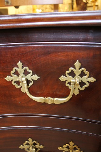 Antiquités - Commode Nantaise en acajou massif, époque Louis XV