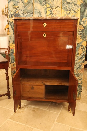 Transition - Petit secrétaire en acajou massif, estampille de BOICHOD et JME, époque Transition