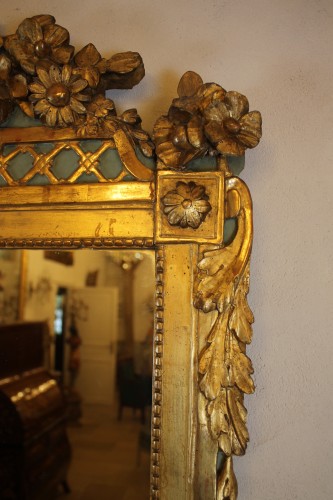 Miroir à fronton en bois sculpté et doré, époque Louis XVI - Antiquités Thierry Martin