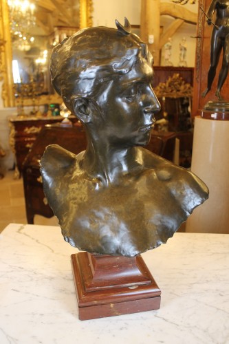 Alexandre FALGUIERE (1831-1900) - Buste de Diane Chasseresse en bronze - Sculpture Style 