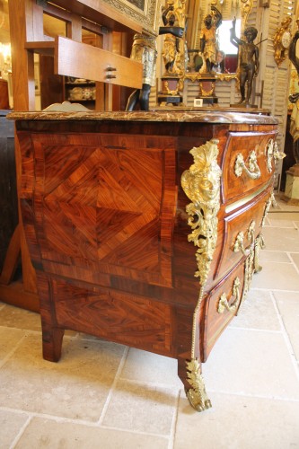 Commode en sarcophage et à pont, époque Régence - Mobilier Style Régence