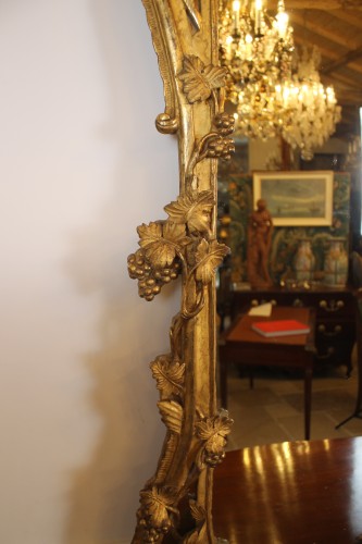 Grand miroir à parecloses en bois doré, époque Louis XV - Antiquités Thierry Martin