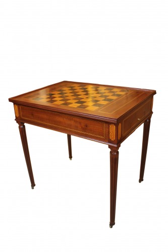 Table tric trac en acajou massif, Nantes époque Louis XVI