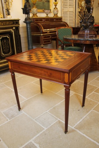 Table tric trac en acajou massif, Nantes époque Louis XVI - Mobilier Style Louis XVI